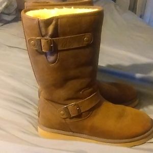 Dark brown size 9 ladies ugg boots